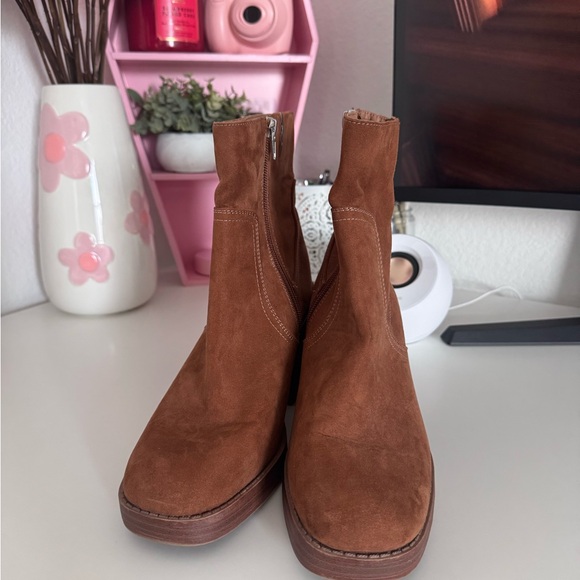 wild fable Shoes - Wild Fable Chestnut Suede Boots
